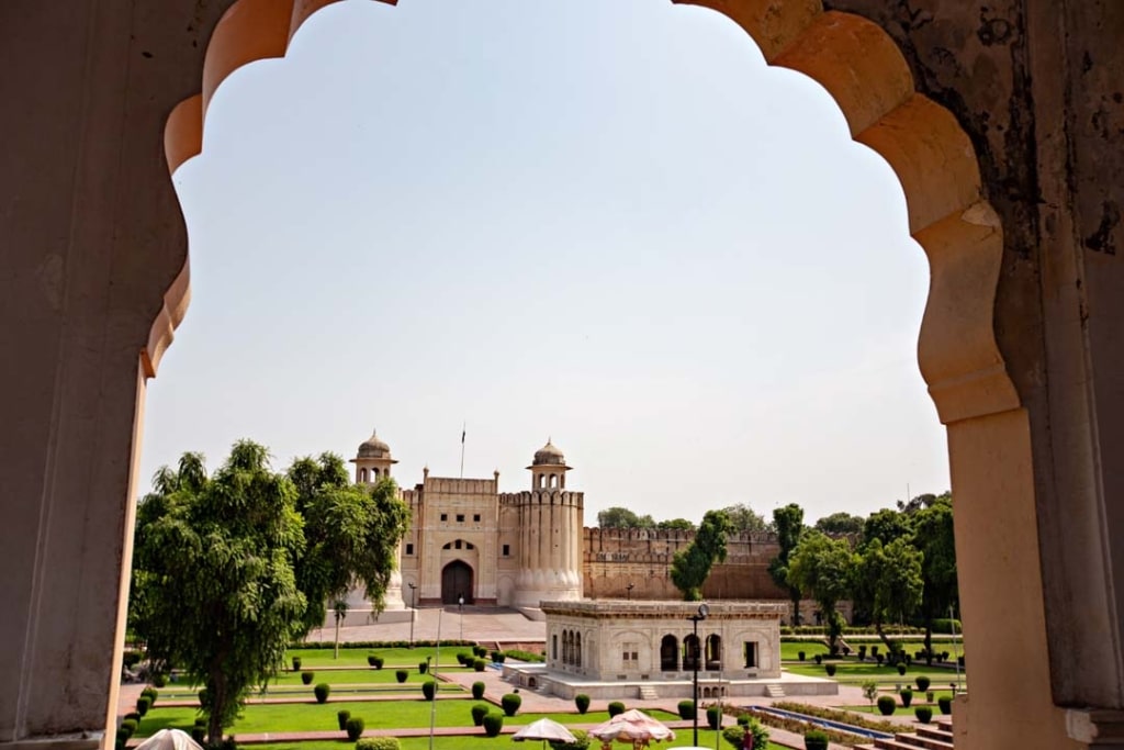 Lahore Fort Park From Badshahi